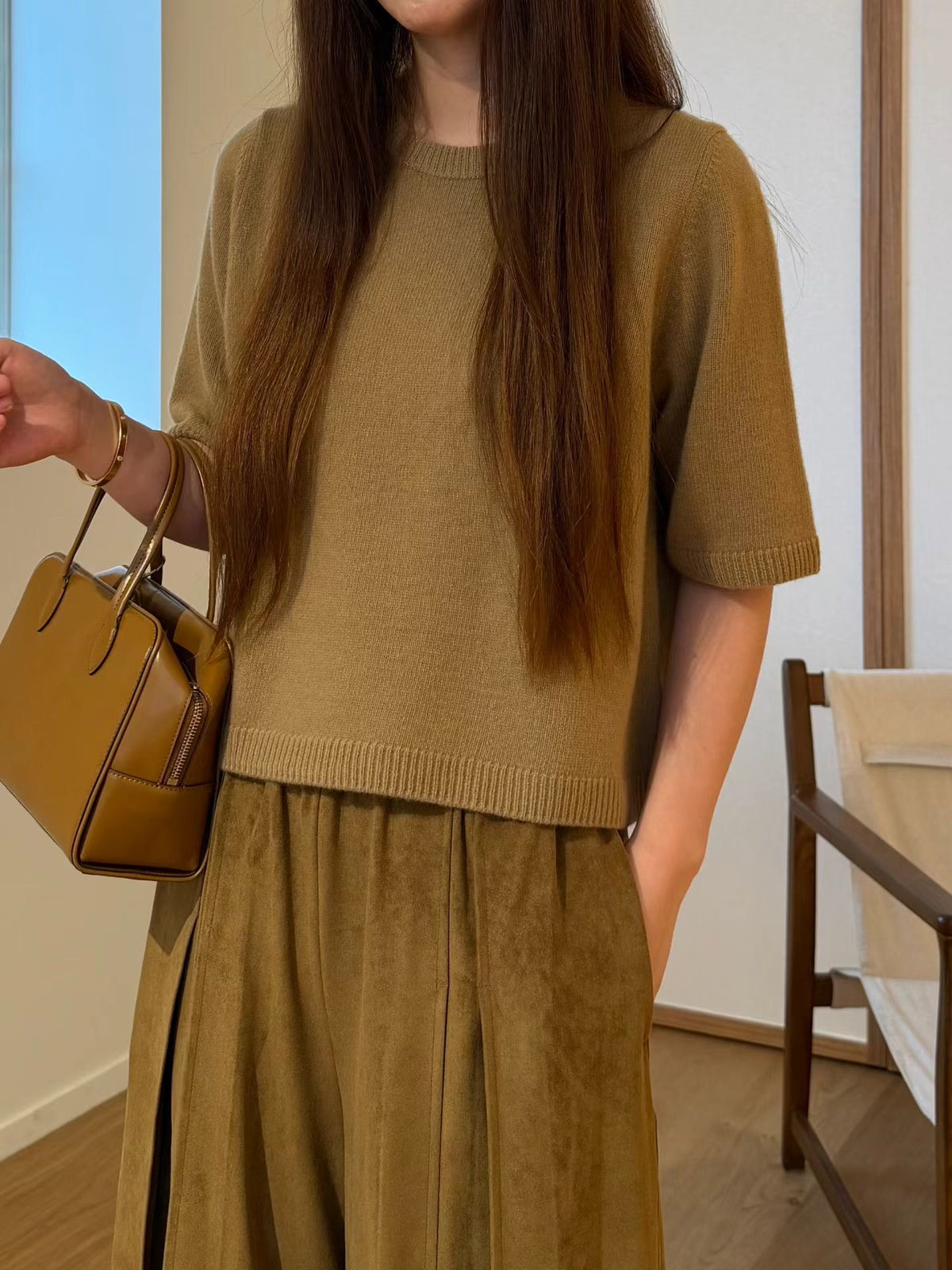 Premium Plush Ribbed Cashmere Crewneck | 軟糯羅紋圓領羊駝毛針織上衣