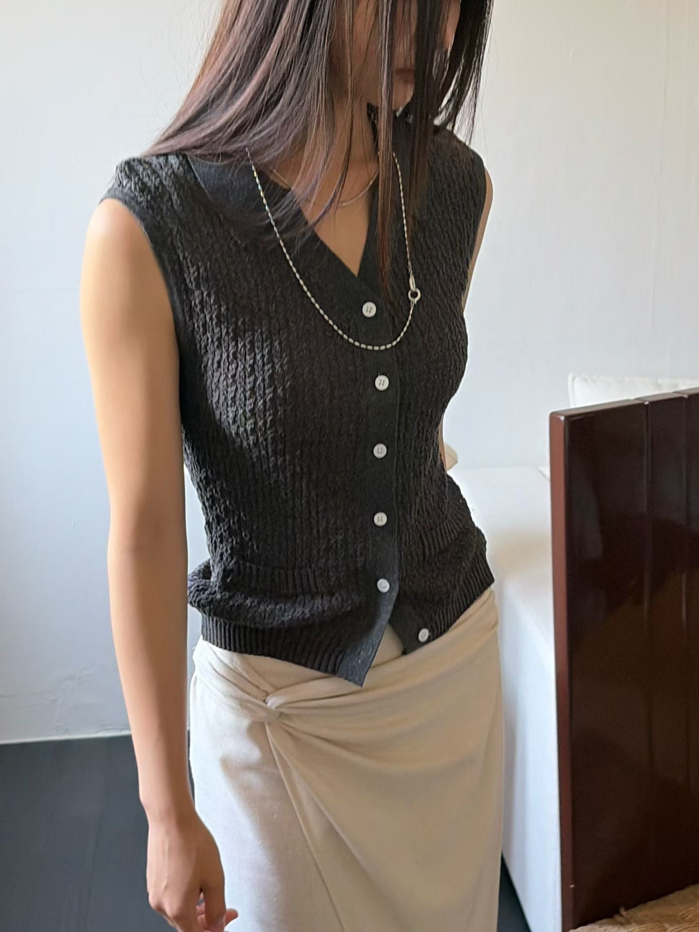 Collared Weaving Patterned Top | 翻領鈎針格紋背心上衣