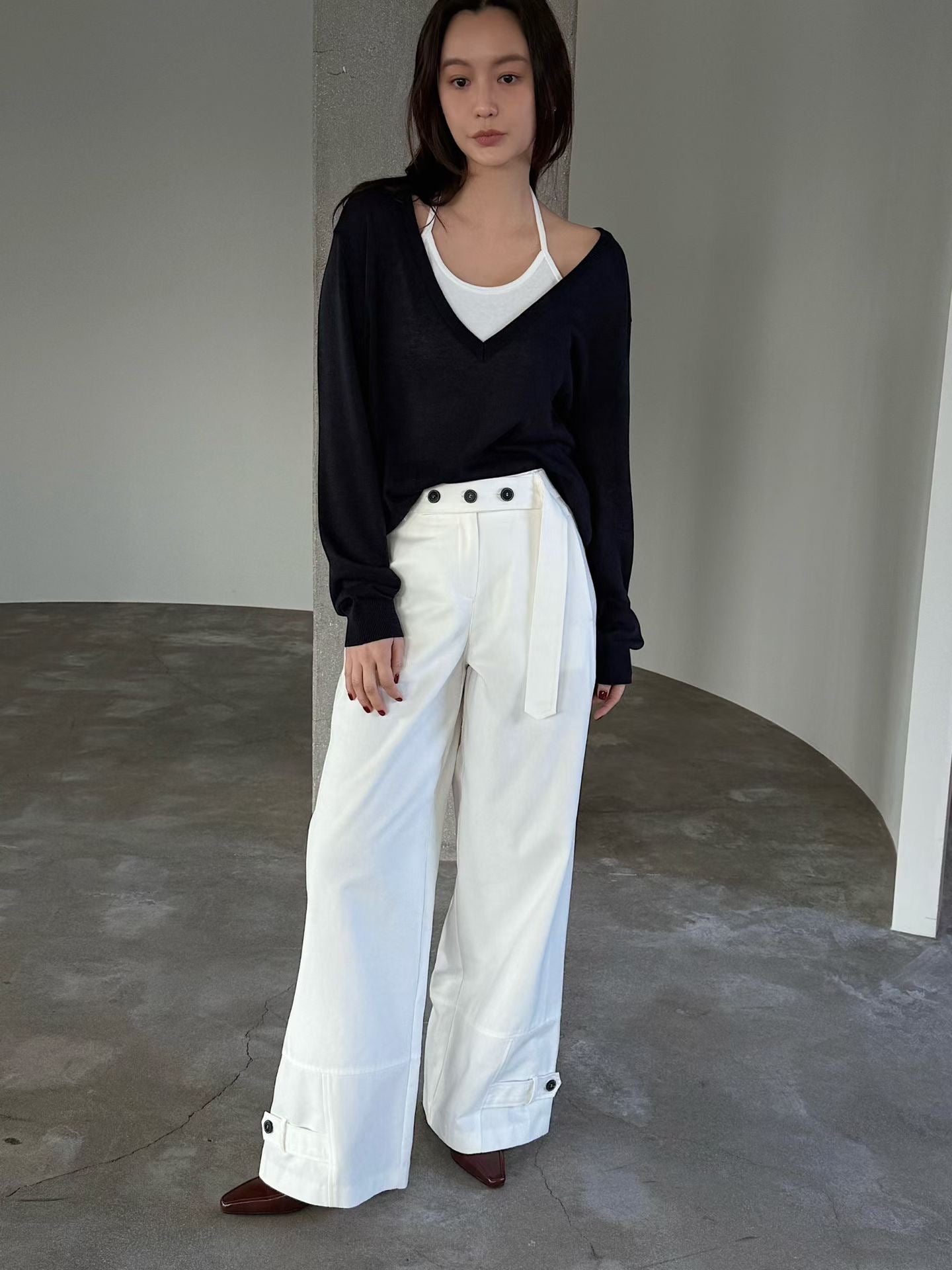 [超薄大V針織] Airy Deep V Knit