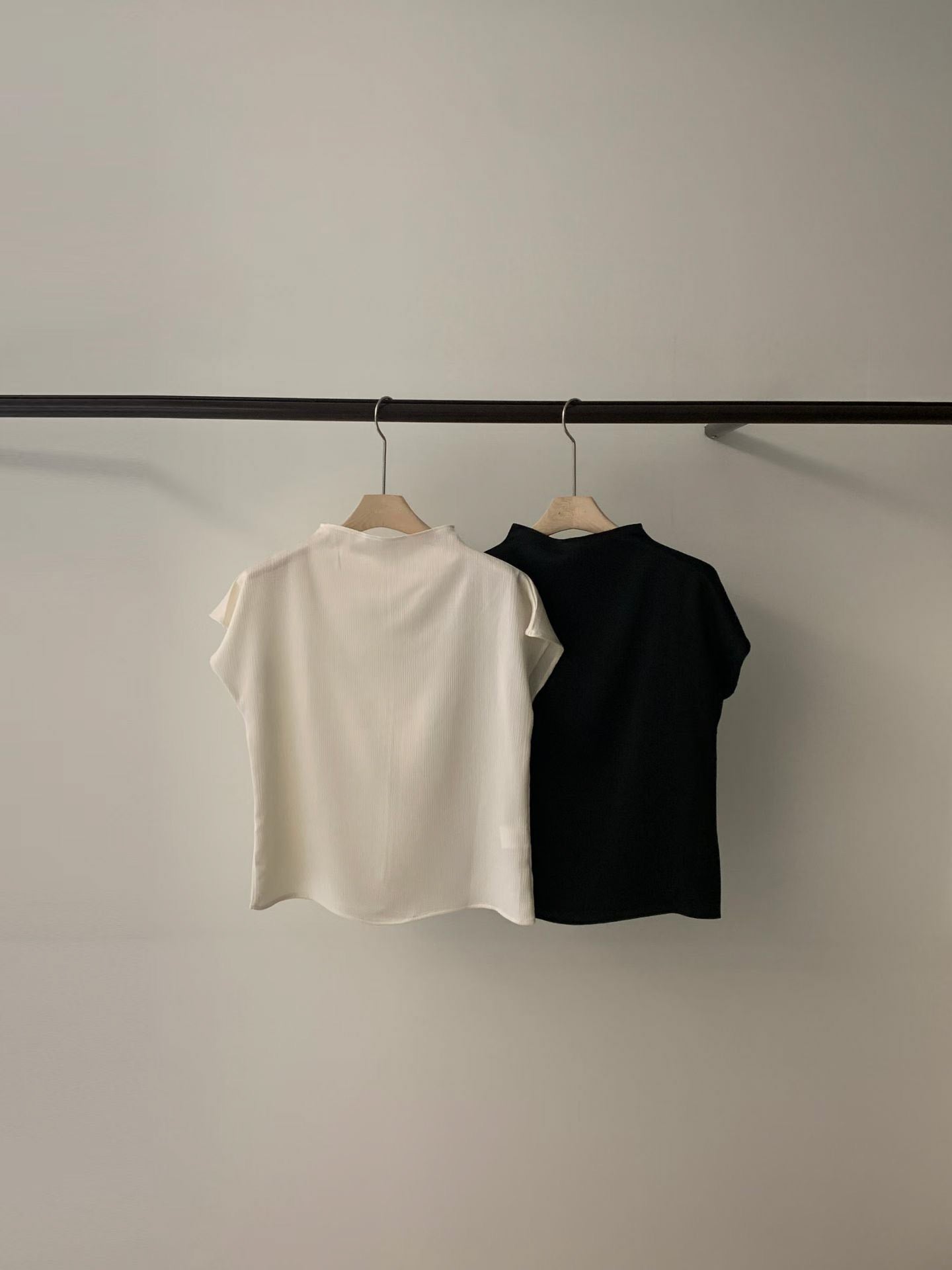【大熱回歸款】Silky Capped Sleeves Blouse | 絲感小飛袖上衣