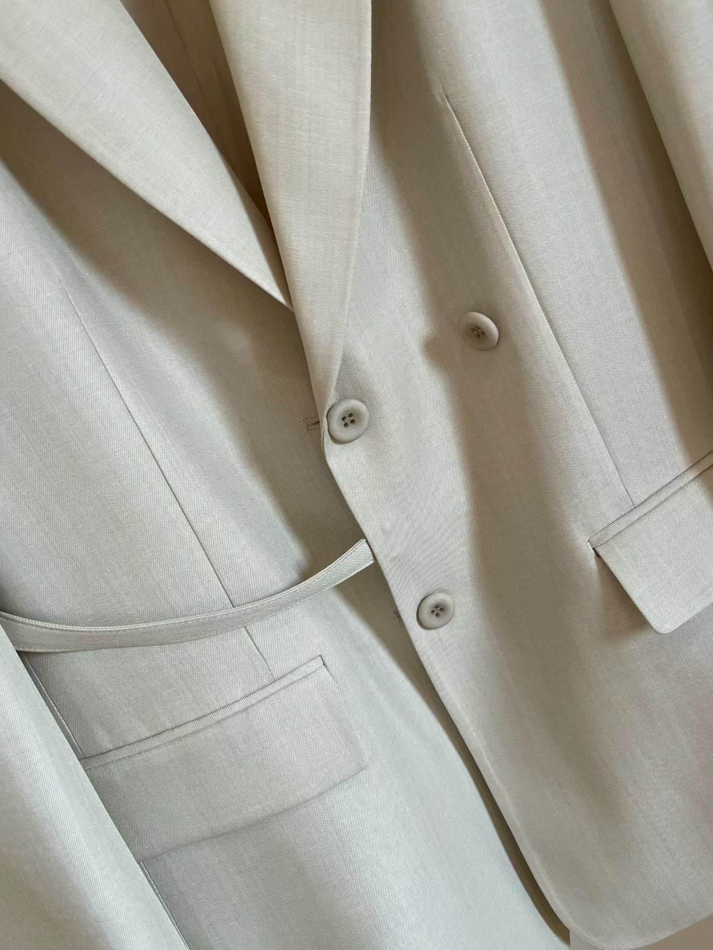[𝑳𝒊𝒏𝒆𝒏 𝑬𝒅𝒊𝒕] Summer Pearly Linen Blend Blazer | 順滑觸感混麻西裝外套