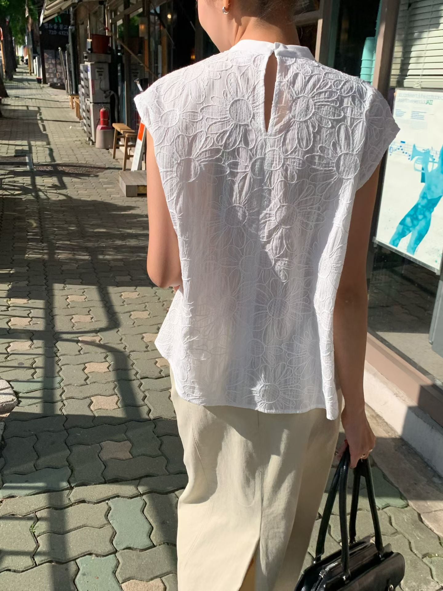 Elegant Floral Embroidery Top | 優雅花繡上衣