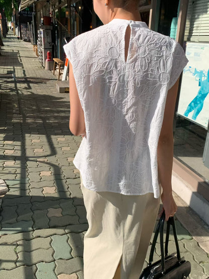 Elegant Floral Embroidery Top | 優雅花繡上衣