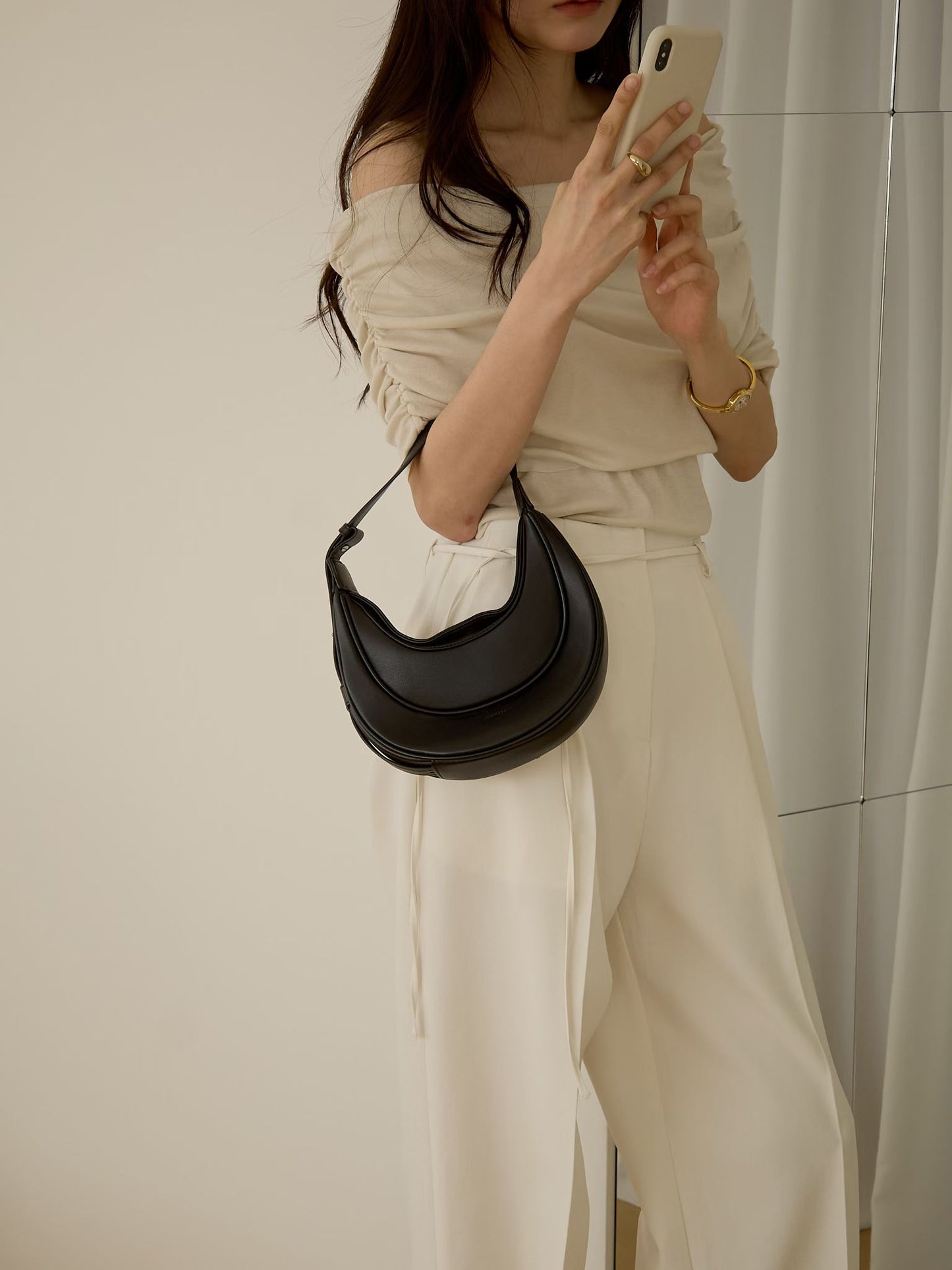 Off-Shoulder Tencel Ruched Top | 天絲抓皺露肩上衣