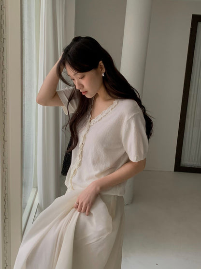 Delicate Ruffle Knitted Blouse | 精緻木耳滾邊上衣￼