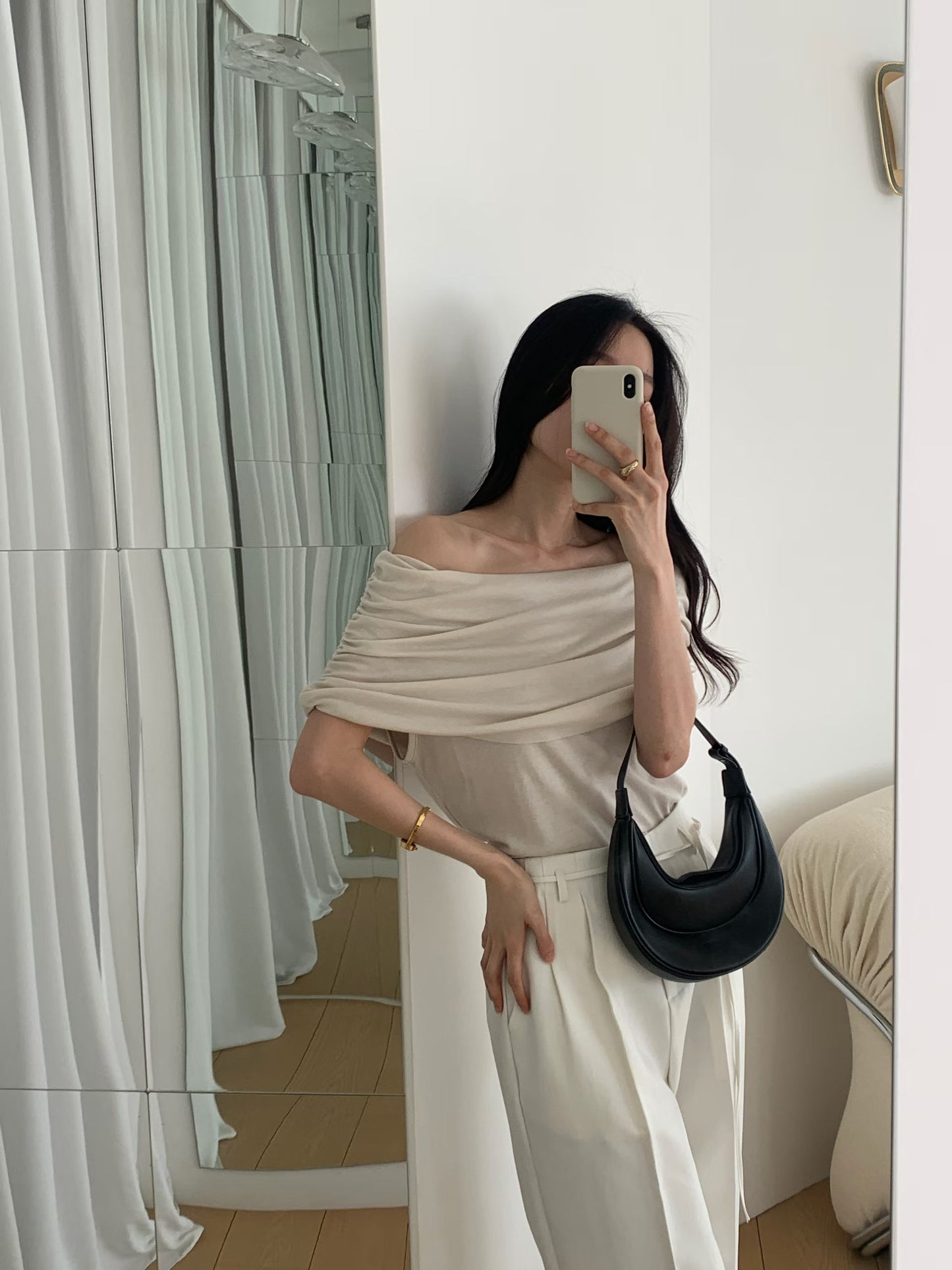 Off-Shoulder Tencel Ruched Top | 天絲抓皺露肩上衣