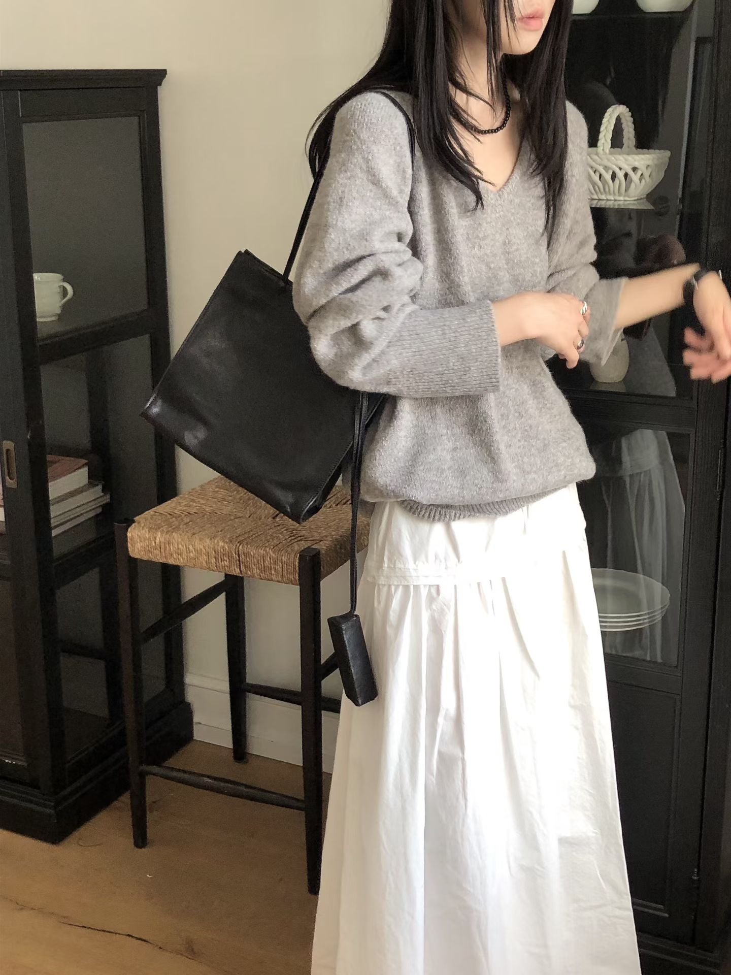 【Monotour 連線】Fluffy Alpaca V-Neck Knit