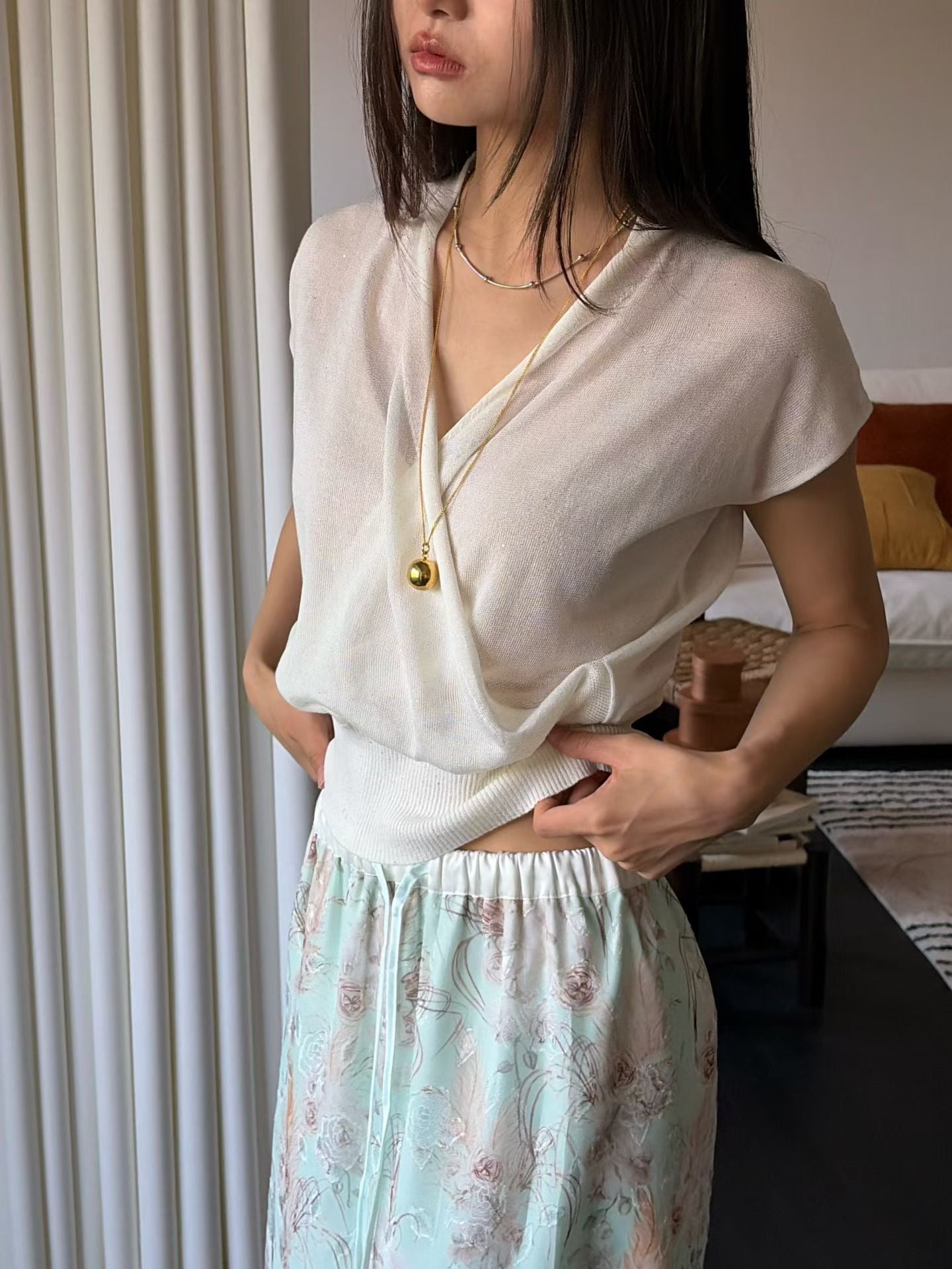Tencel Cross Vest Knit | 天絲交疊線條背心針織