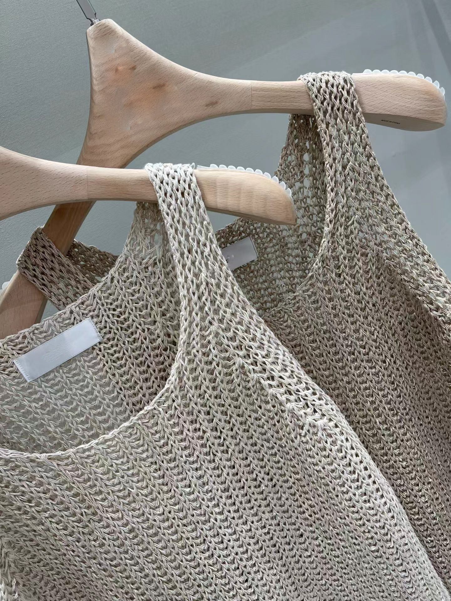[𝑳𝒊𝒏𝒆𝒏 𝑬𝒅𝒊𝒕] Weaving Crochet U Tank |  寬肩鈎織背心