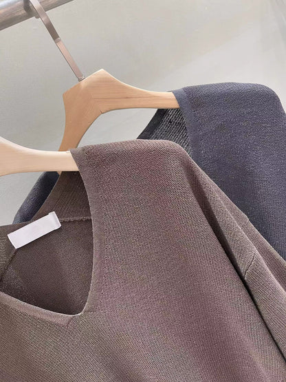 Delicate Lace Detail V-Neck Top | 細膩蕾絲拼布上身