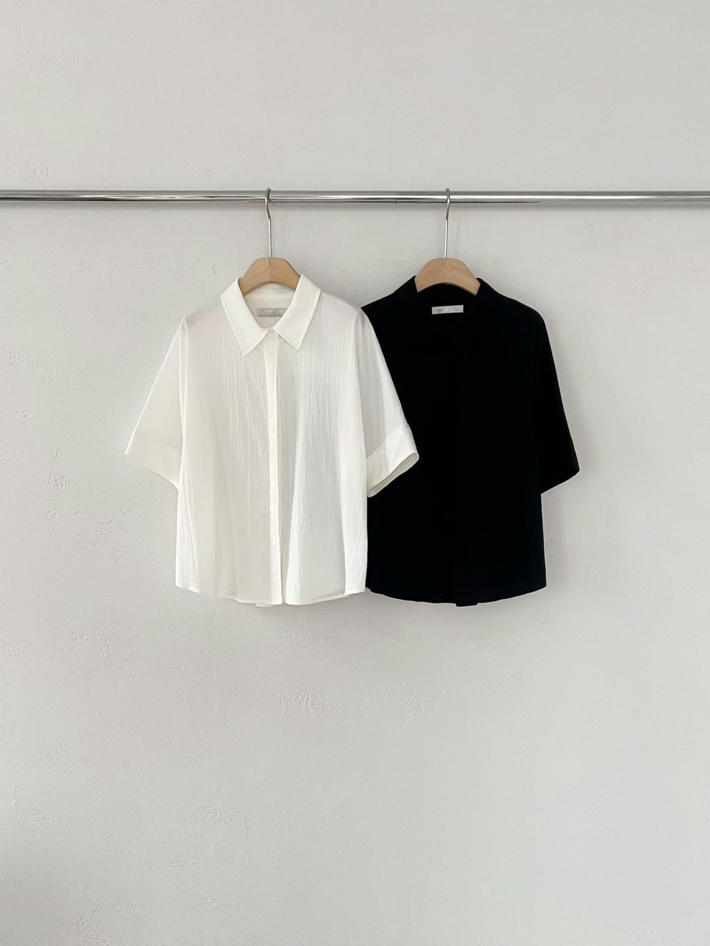 Micro-Textured Minimal Shirt | 質感豎紋極簡襯衫