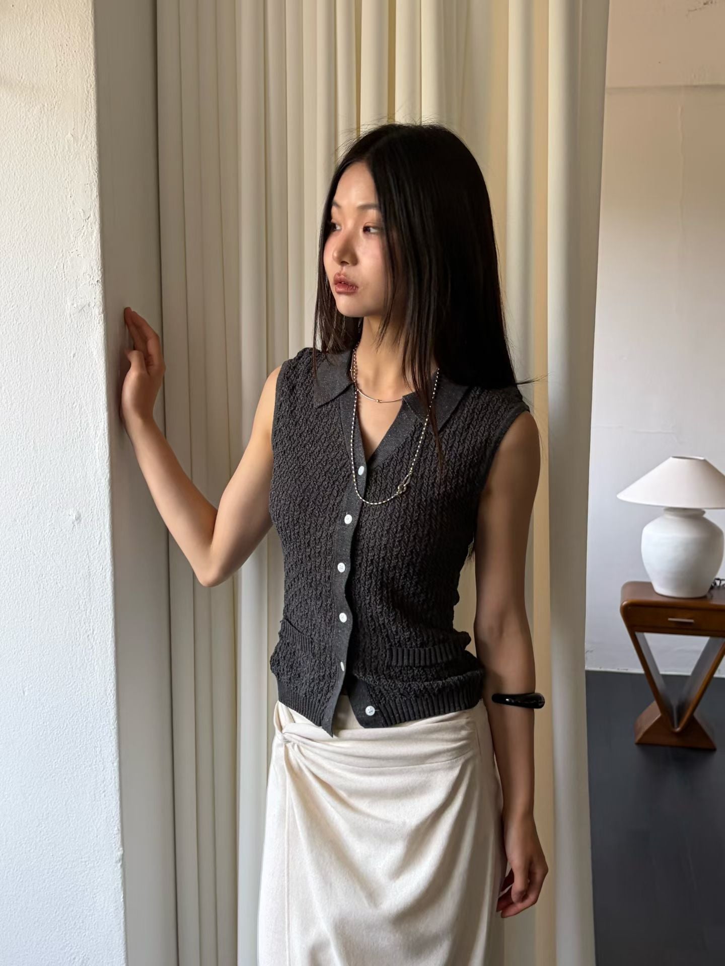 Collared Weaving Patterned Top | 翻領鈎針格紋背心上衣