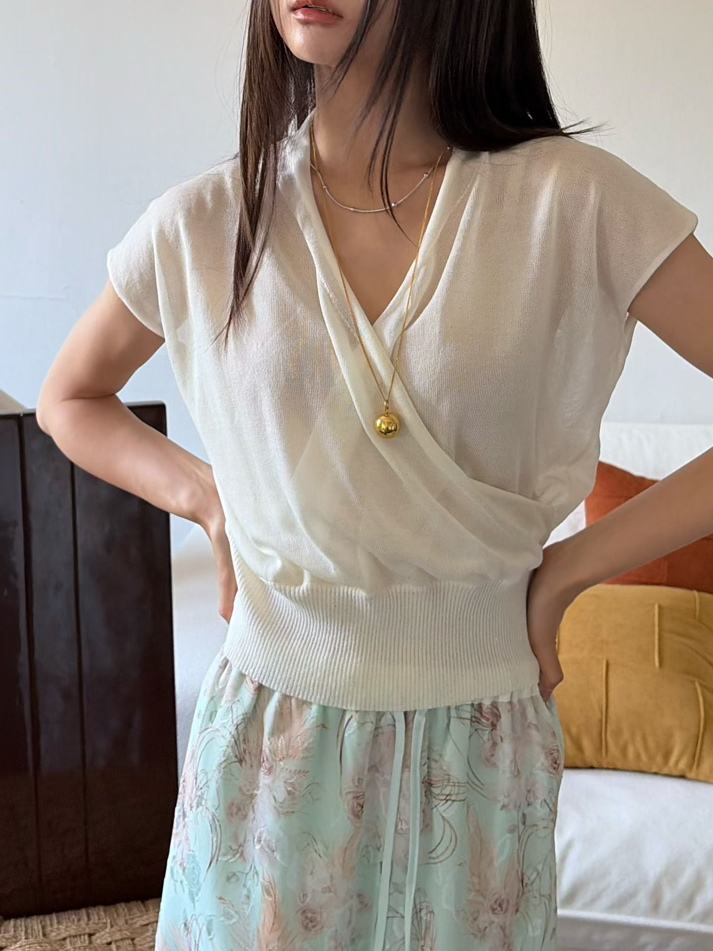 Tencel Cross Vest Knit | 天絲交疊線條背心針織