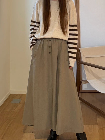 Light Velvety Wide A-Line Skirt |絨感寬A半身裙