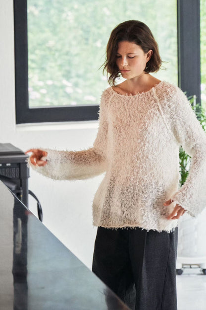 【Premium 別緻款】Confetti Feather Knit | 幼身柔軟雪花針織