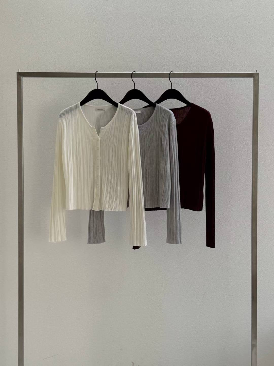 Paris Elegance Textured Cardigan | 柔軟暗直紋外套