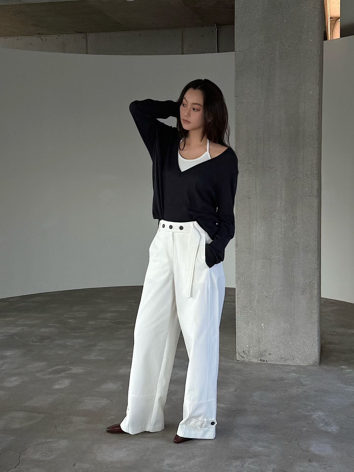 [超薄大V針織] Airy Deep V Knit