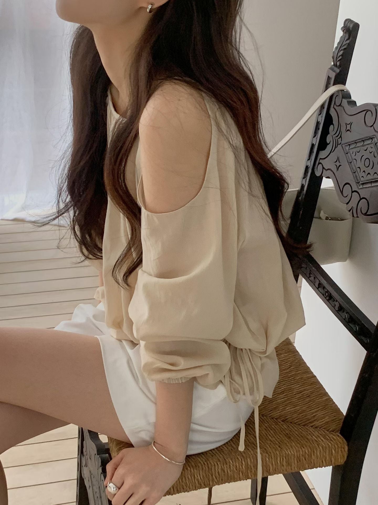 Waterfall Drape Shoulder Halter Blouse | 垂墜掛脖露肩上衣