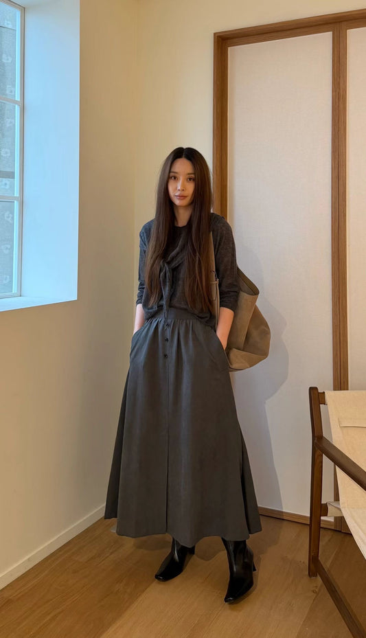 Light Velvety Wide A-Line Skirt |絨感寬A半身裙