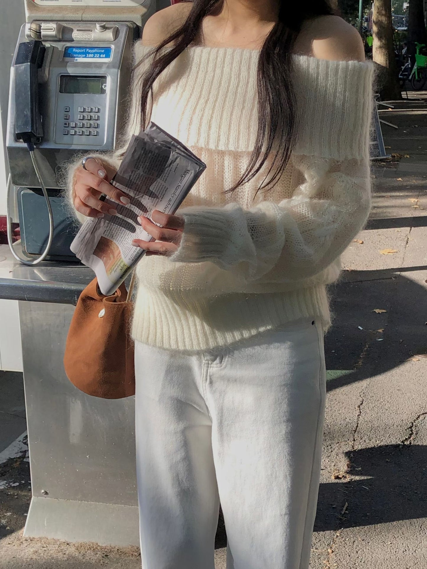 Romance Off-shoulder Knitted Top | 浪漫平肩針織上衣