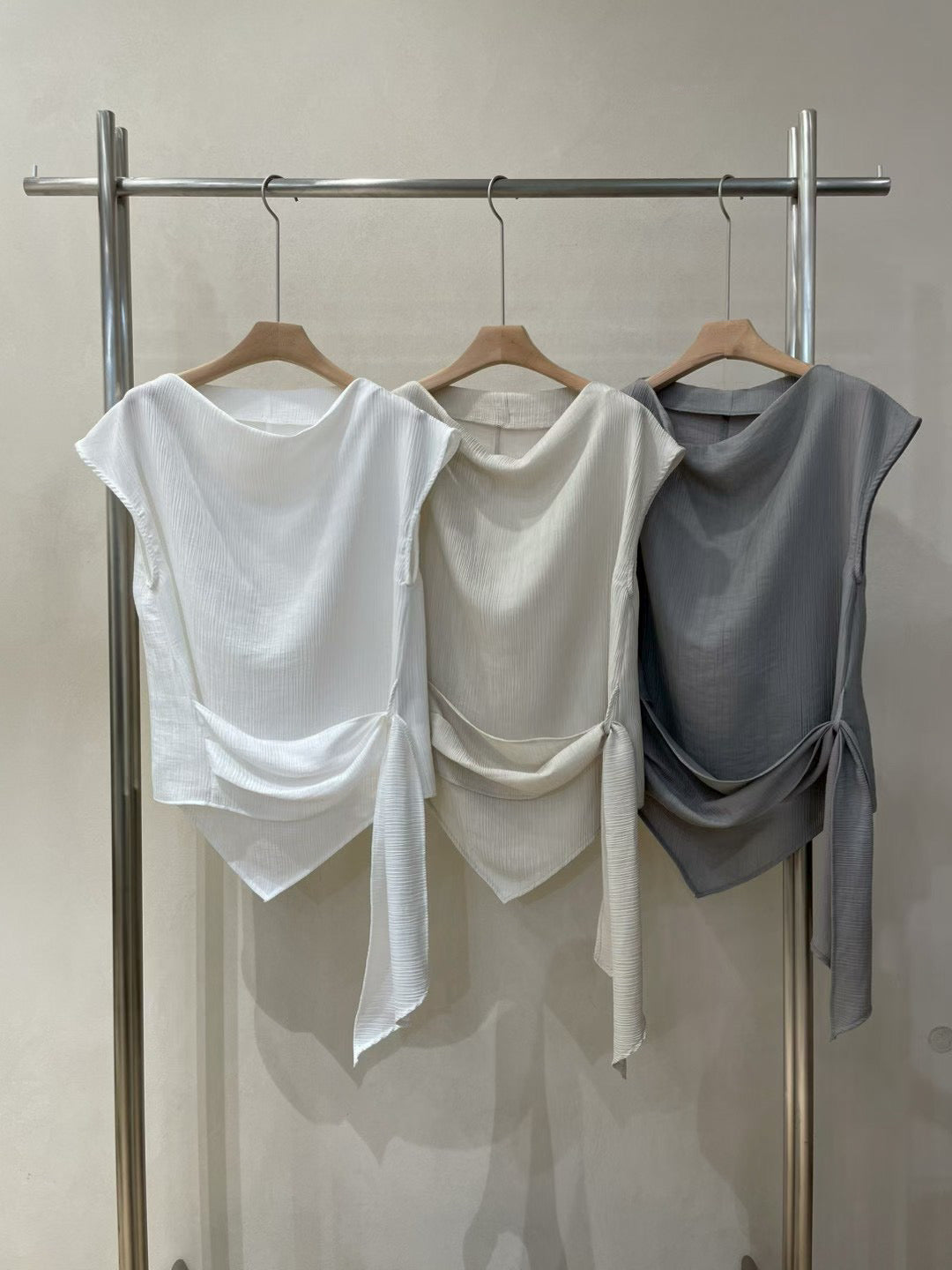 Draped Side-Tie Capped Sleeves Blouse |  垂感光澤小飛袖上衣
