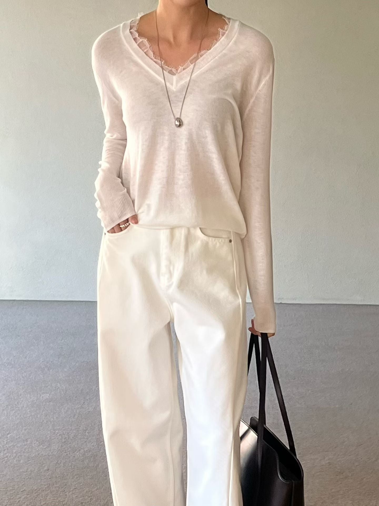 Tencel Lace Detail Knit | 天絲Lace V領薄針織