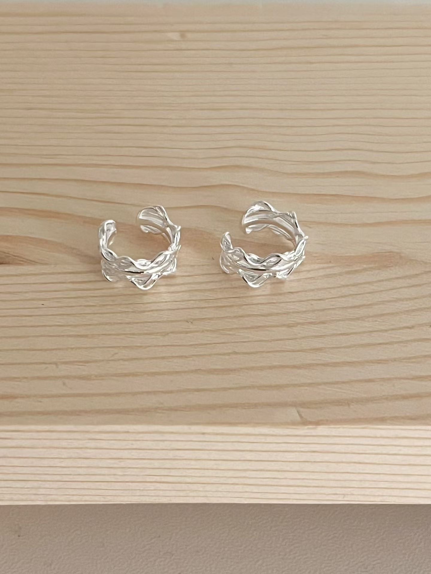 Twisted Silver Ear Cuff | 扭紋線條耳扣￼
