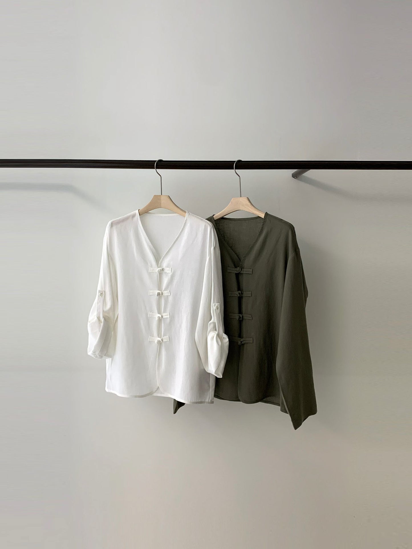 Tencel-Linen Retro Hook-Tie Jacket | 天絲亞麻鉤扣綁帶復古外套