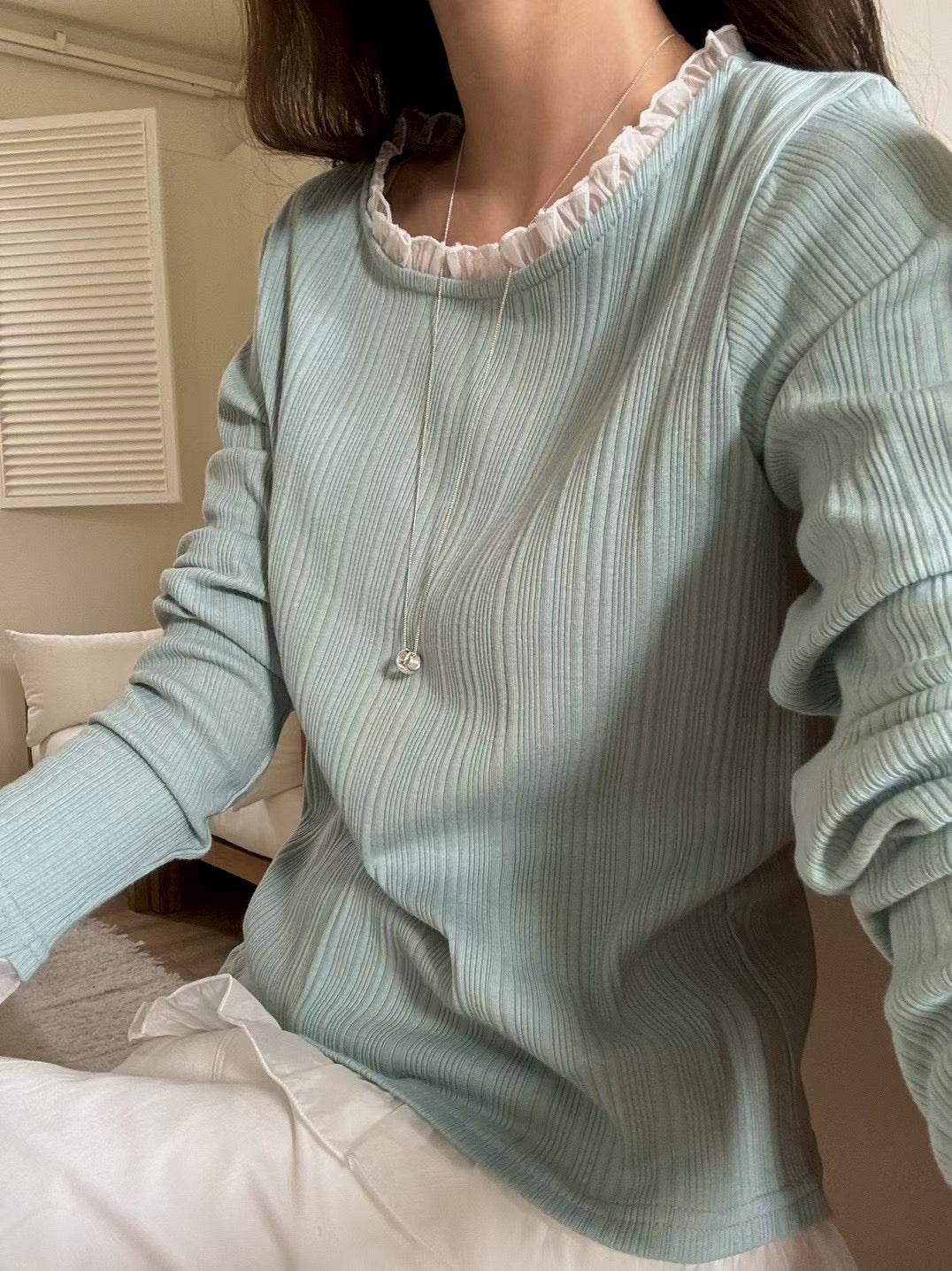 Petite Lace Springtime Top | 小蕾絲滾邊上衣