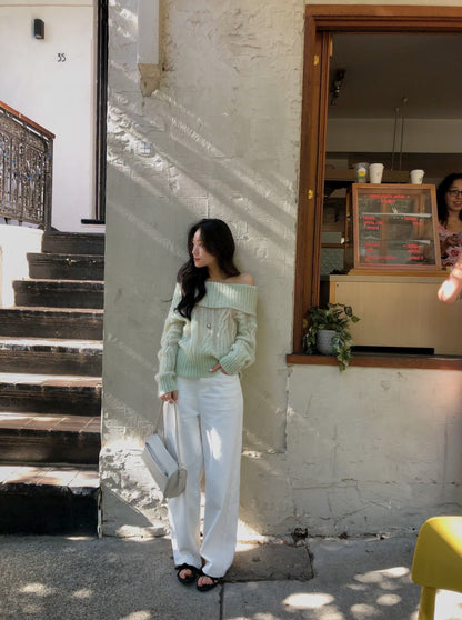 Romance Off-shoulder Knitted Top | 浪漫平肩針織上衣
