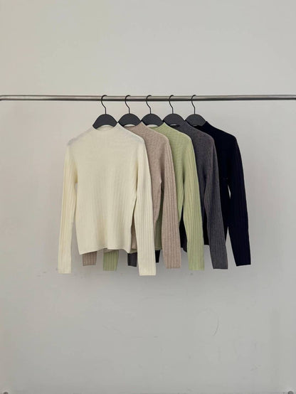 <<優美基礎Top>> Mock Neck Groovy Top | 中領暗直紋上衣
