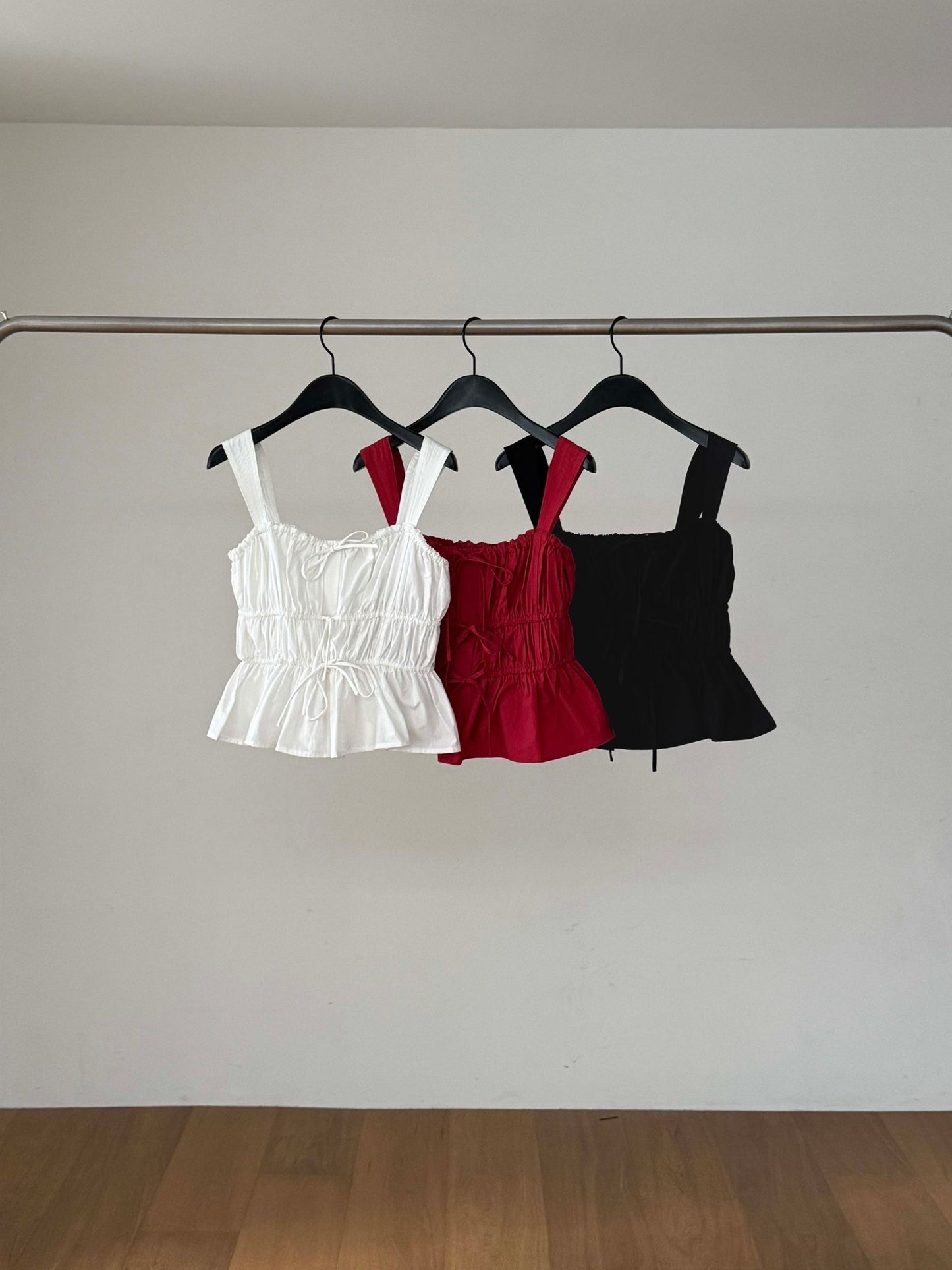 Sweetheart Scrunchie Tank | 甜心領口束結背心