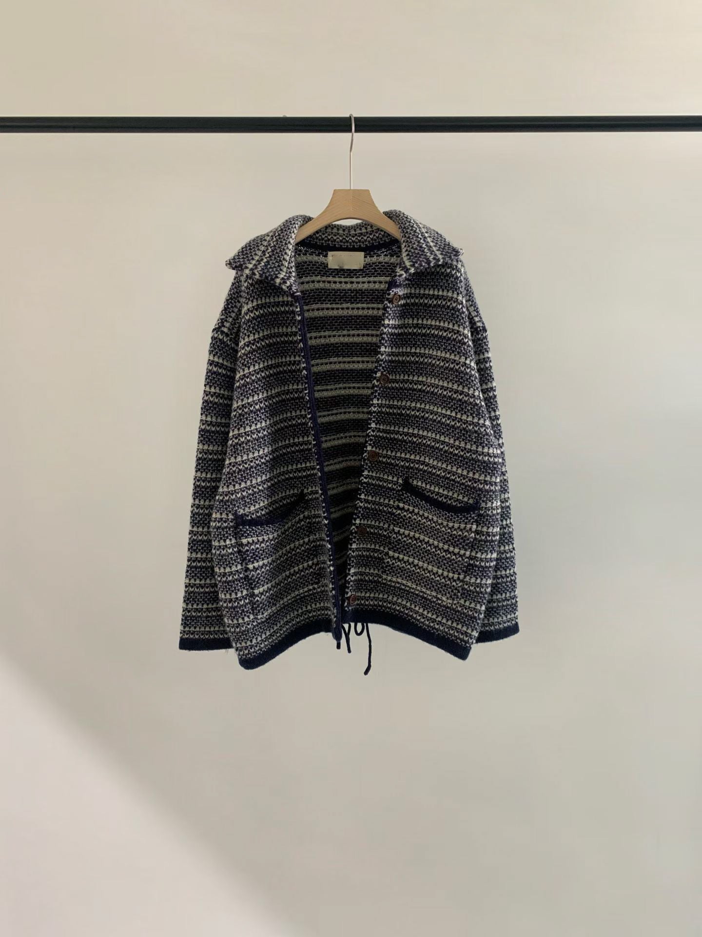 Bloom Embroidered Cardigan | 細緻羊毛針織外套