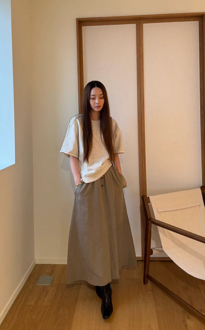 Light Velvety Wide A-Line Skirt |絨感寬A半身裙