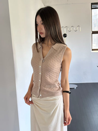 Collared Weaving Patterned Top | 翻領鈎針格紋背心上衣