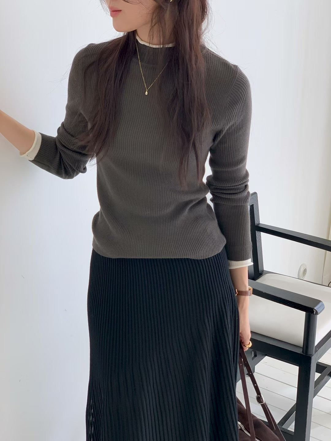 Contrast Detailing Basic Mock Neck Top | 拼色飾邊中領基礎上衣