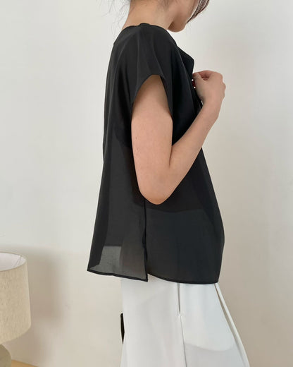 Silky Soft Drape Short-Sleeve Blouse | 柔和垂感短袖上衣