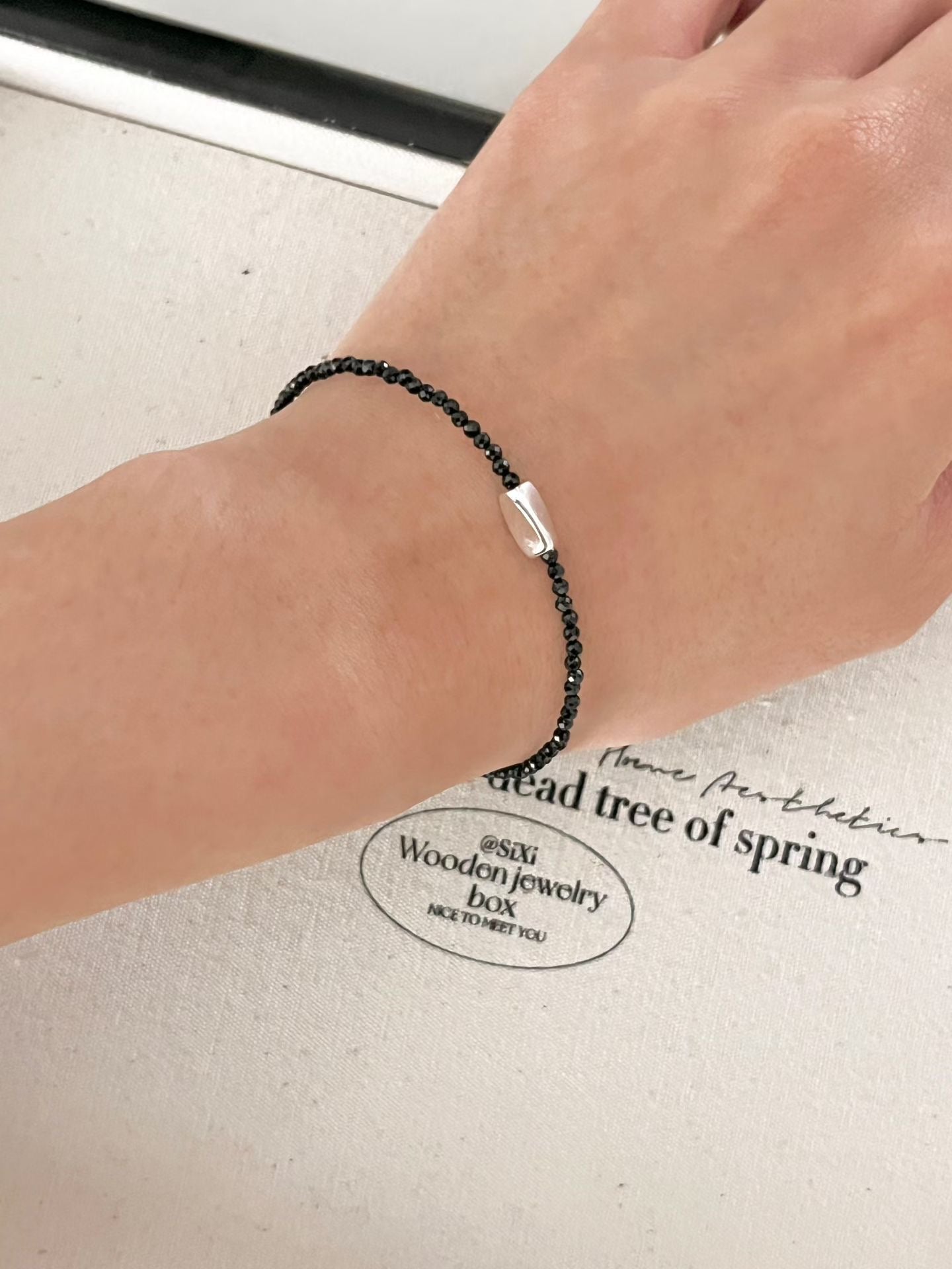 Petite Ink Black Bracelet | 迷你墨黑串珠手鏈￼