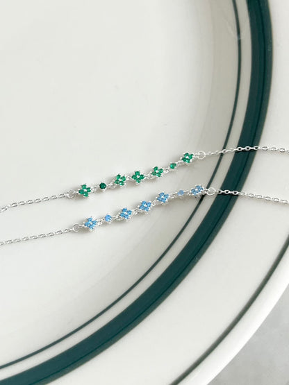 Petite 5-Flower Motif Bracelet | 簡約閃彩小花手鏈