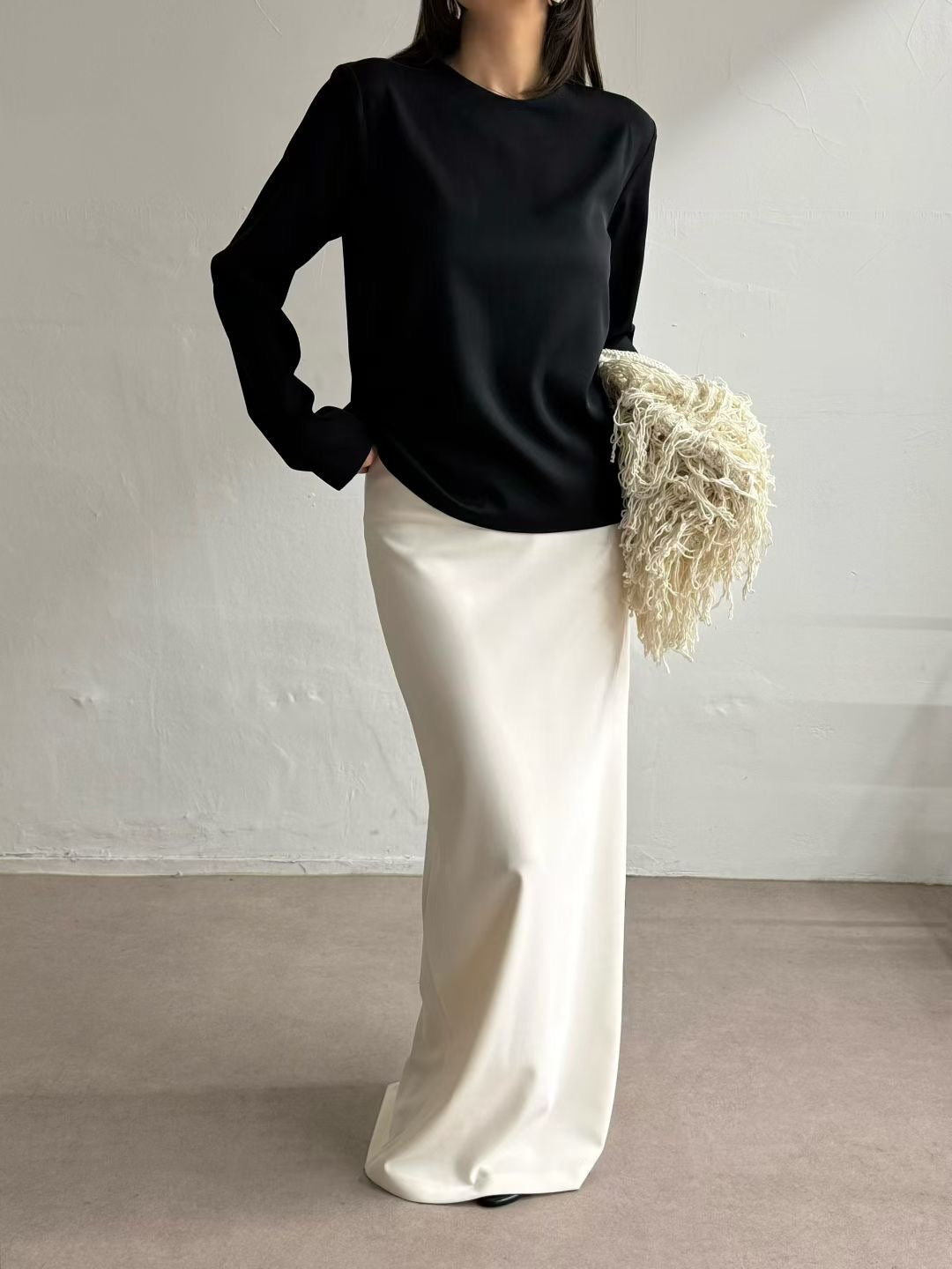 暗珠光背面小心機襯衫 | Pearly Low Back Ribbon Blouse