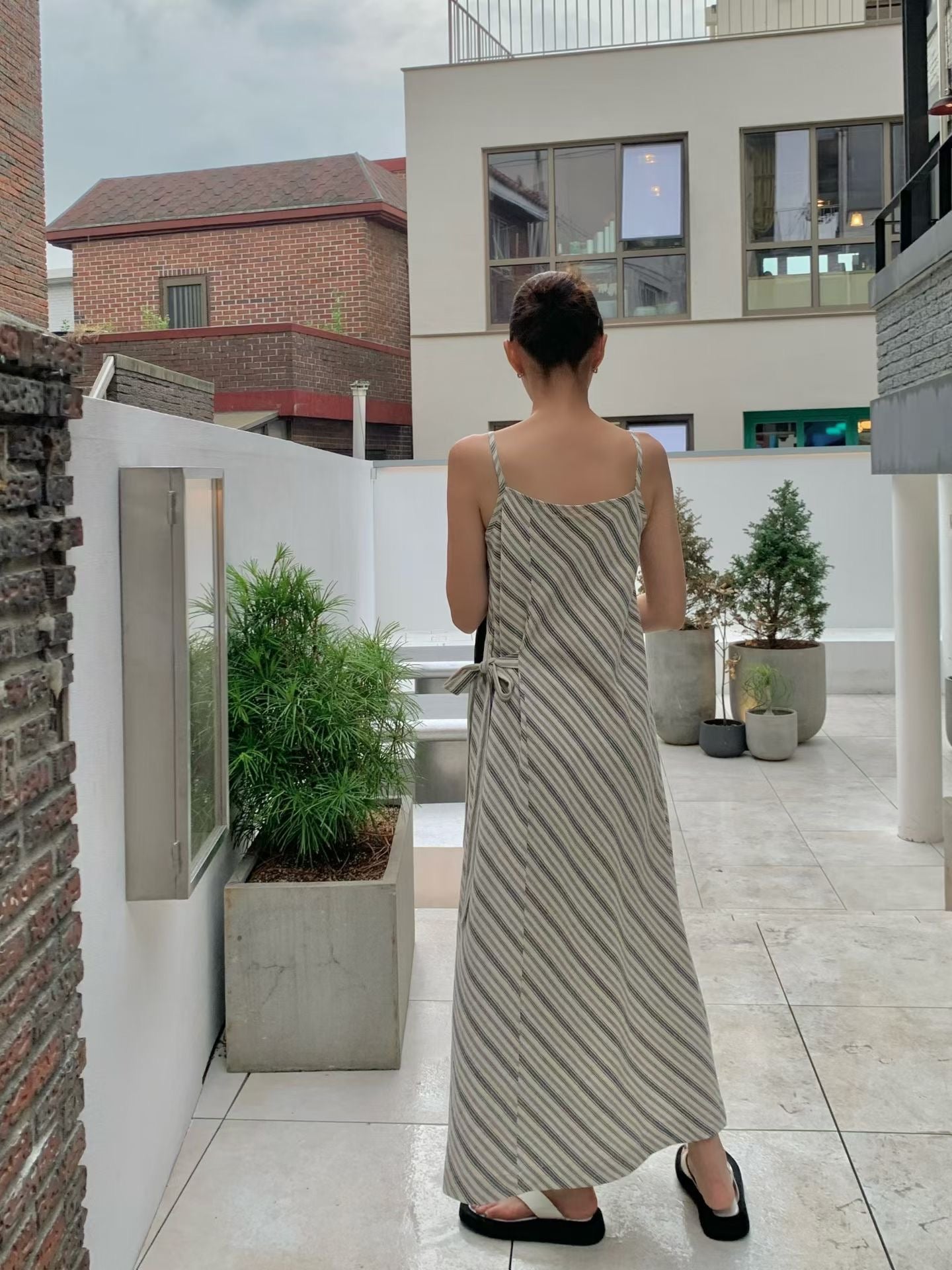 Parisian Effortless Striped Tie Bow Slip Dress | 法系斜條紋側綁結長裙