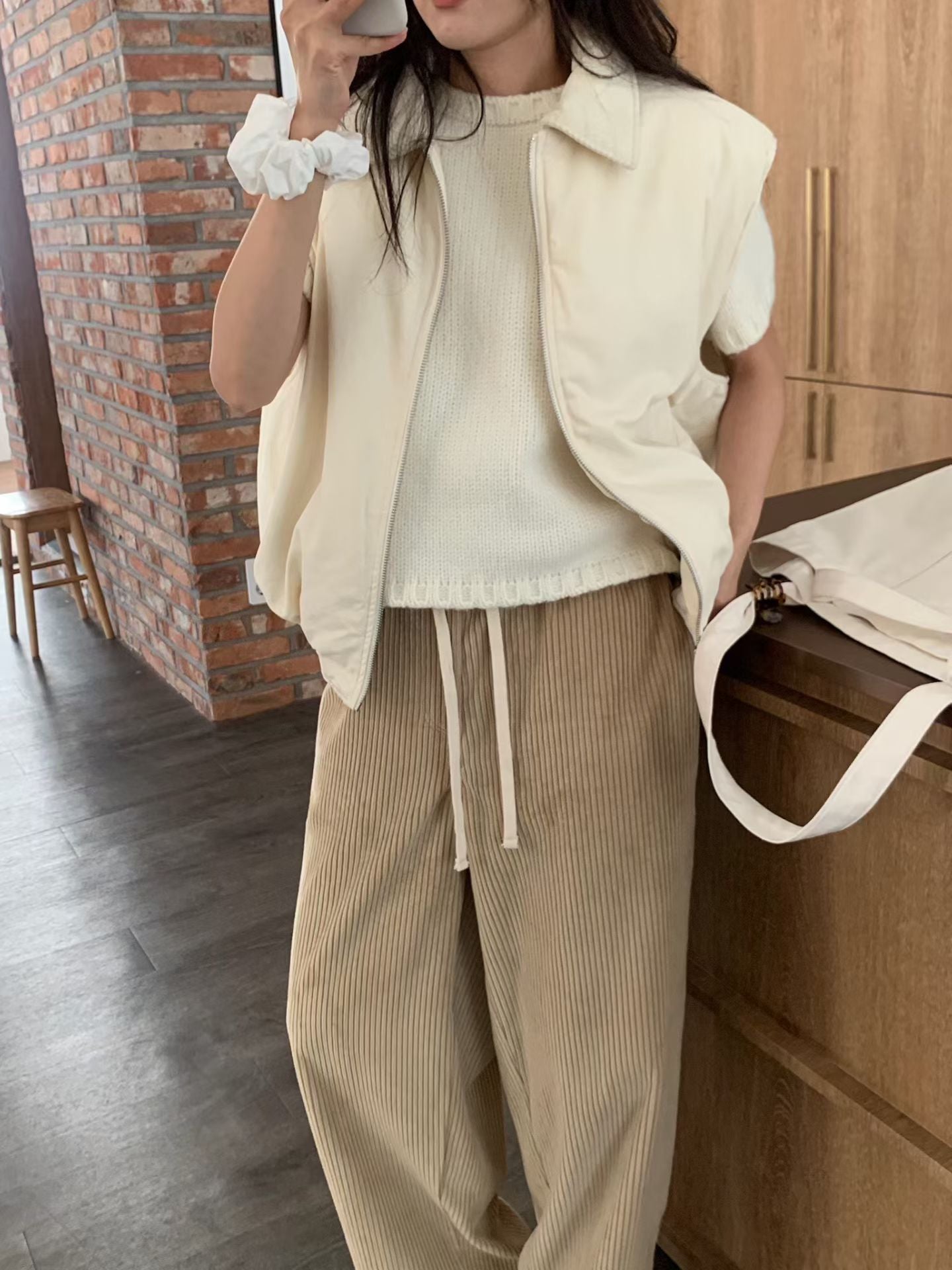 Corduroy Collar Quilted Vest Jacket | 燈芯絨領夾綿背心外套