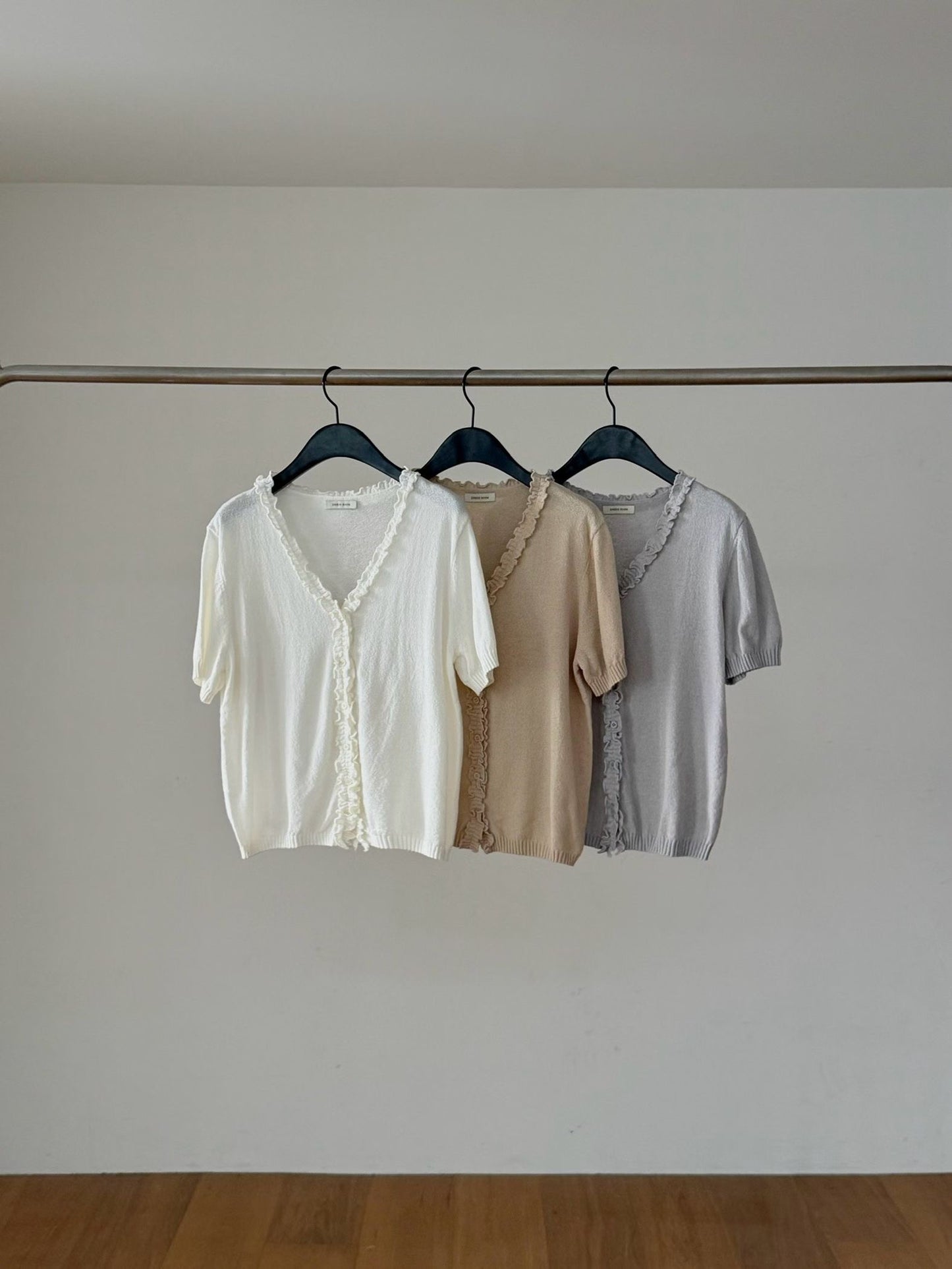 Delicate Ruffle Knitted Blouse | 精緻木耳滾邊上衣￼