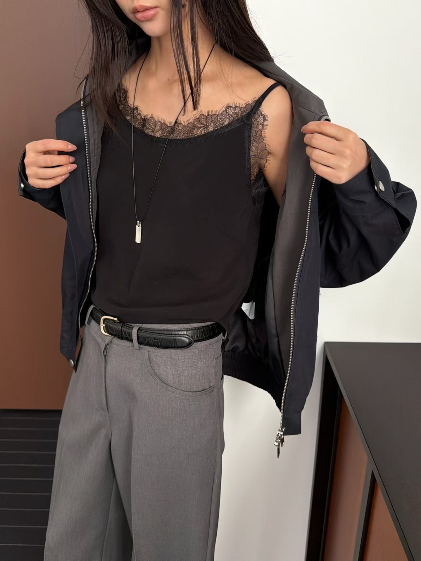 Chic Windbreaking Bomber Jacket | 設計感內拼色領口外套