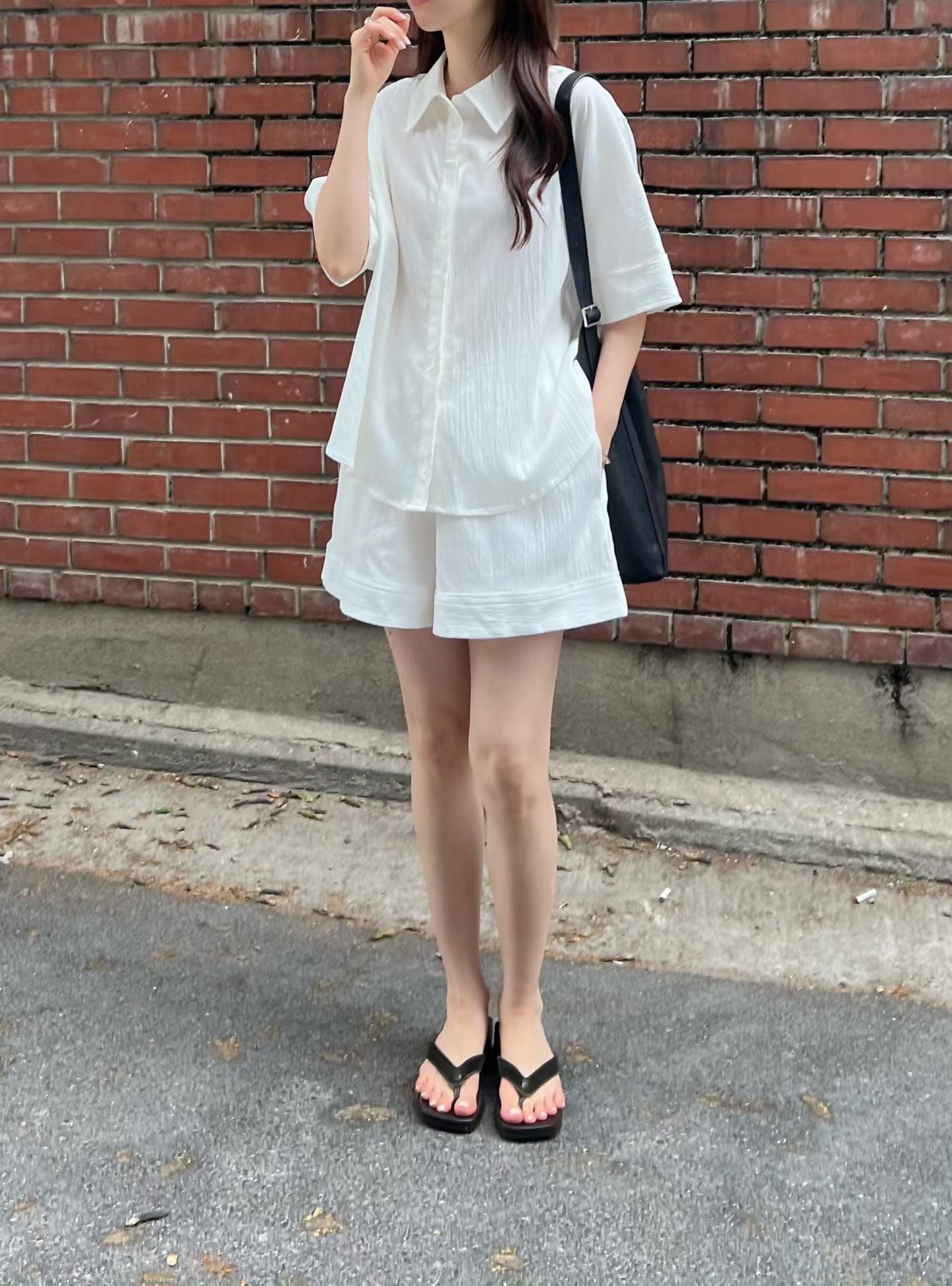 Micro-Textured Minimal Shirt | 質感豎紋極簡襯衫