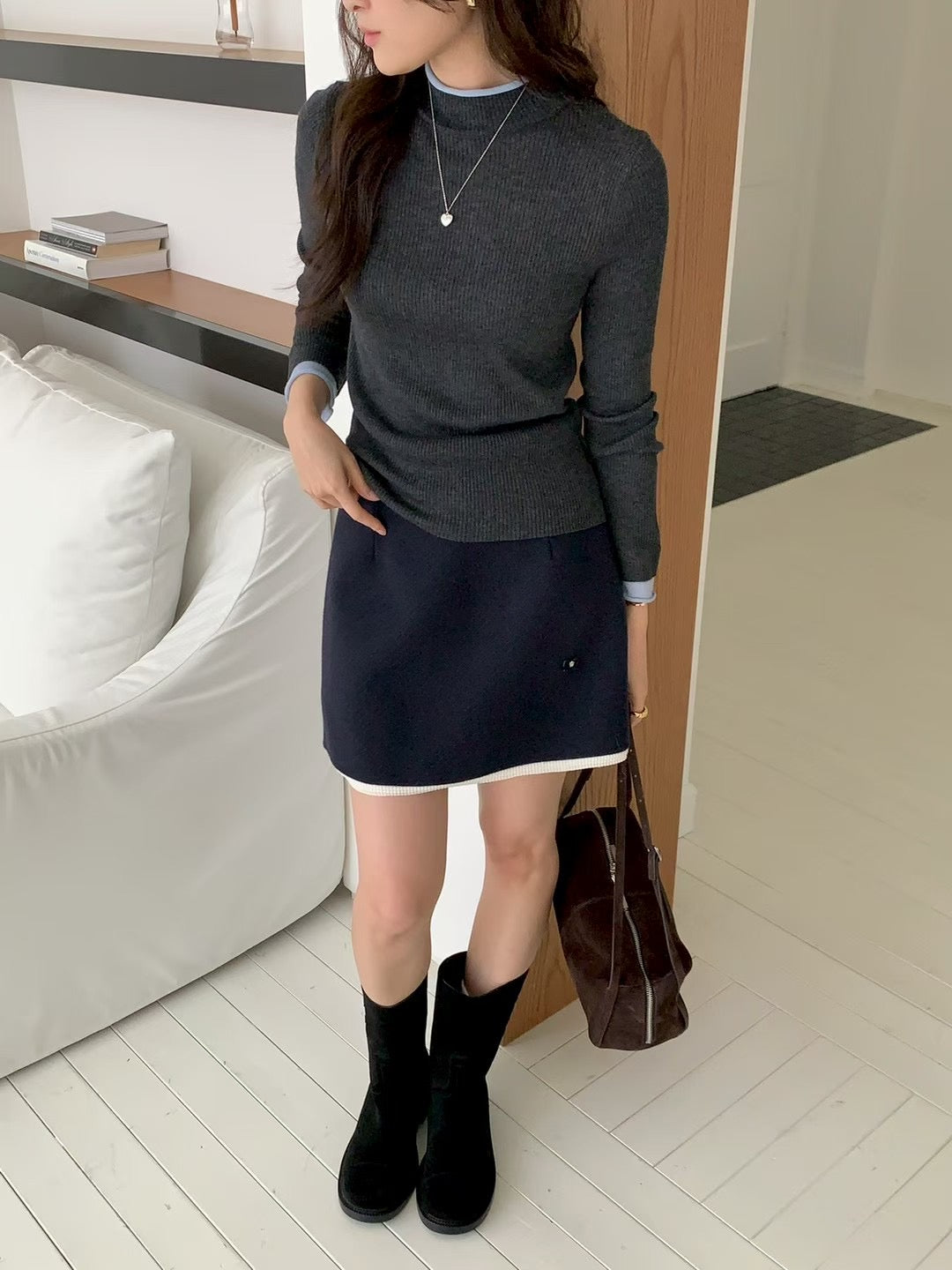 Contrast Detailing Basic Mock Neck Top | 拼色飾邊中領基礎上衣