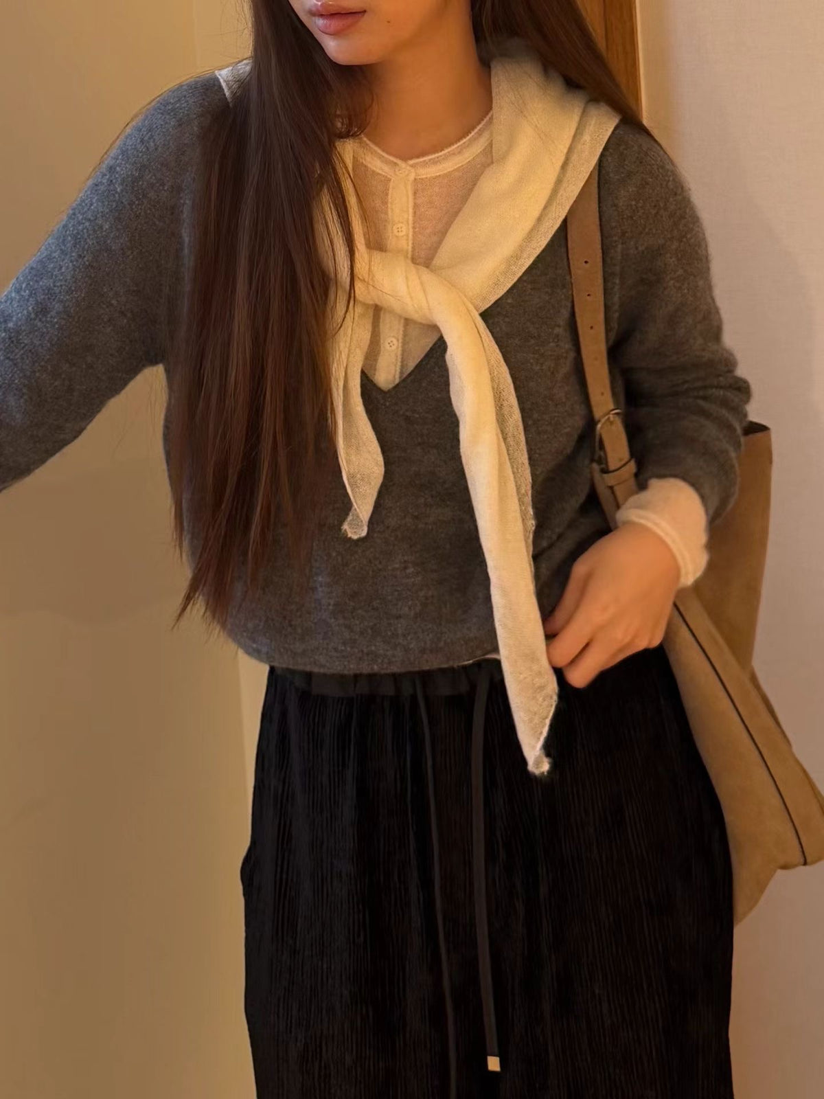Premium Cloud Deep V Cashmere Knit | 雲感輕透羊駝毛V領針織上衣