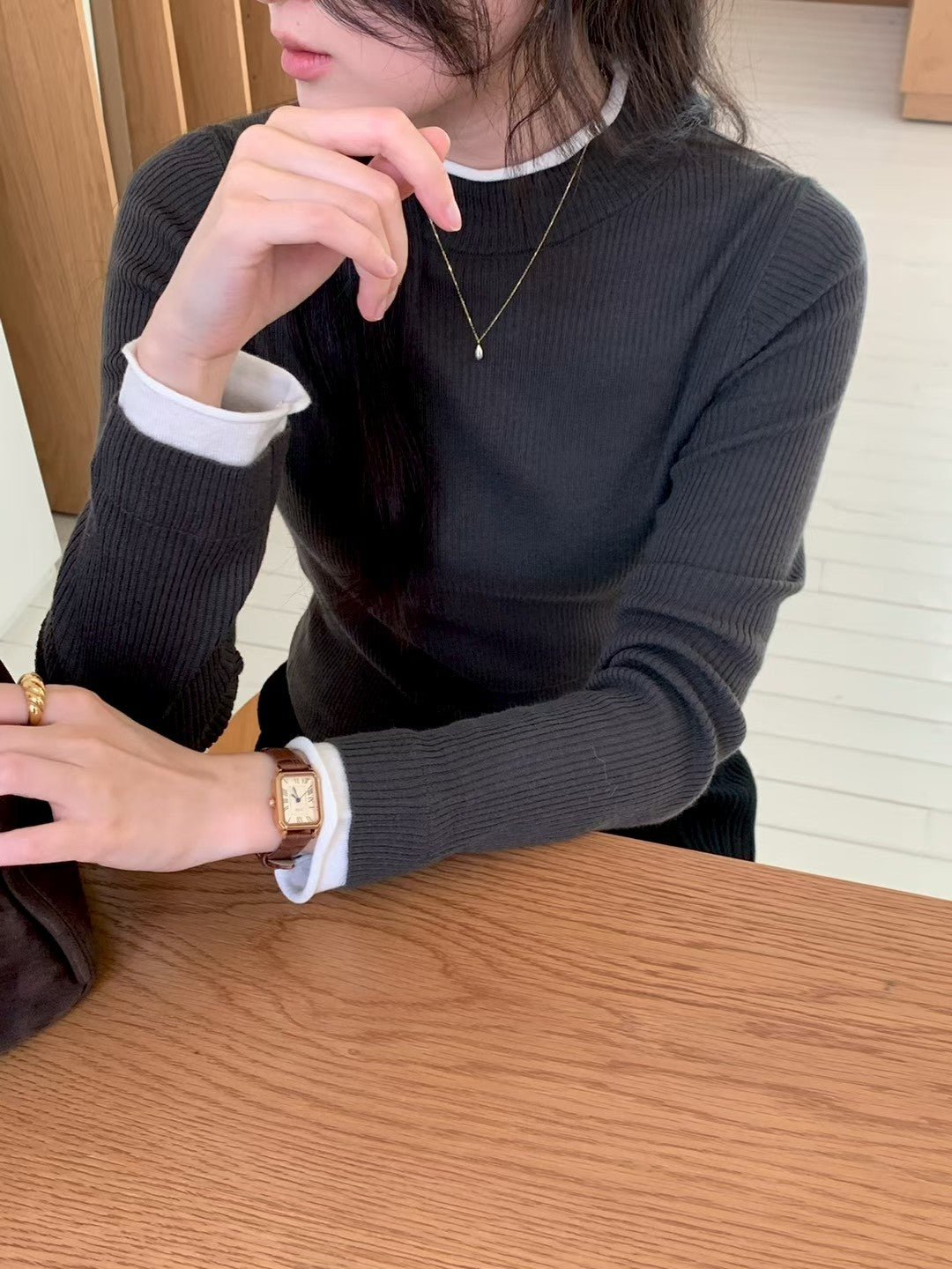 Contrast Detailing Basic Mock Neck Top | 拼色飾邊中領基礎上衣