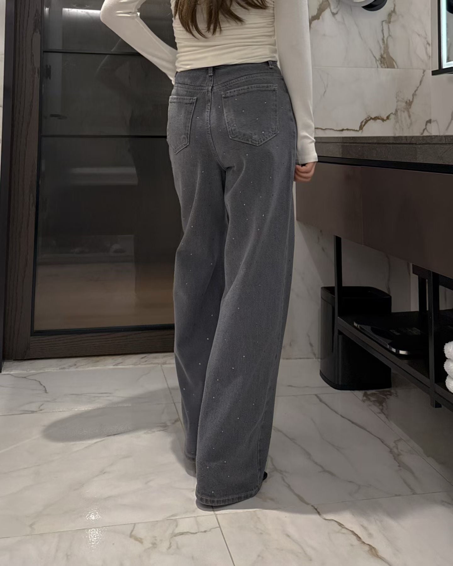 Rhinestoned Straight Leg Jeans | 筆直小碎石牛仔褲￼￼