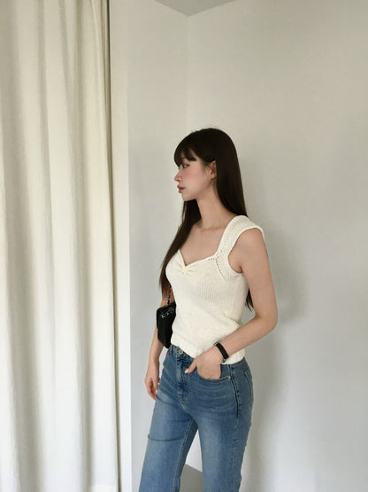 Elegant Scallop Neckline Top | 優雅貝殼領口背心
